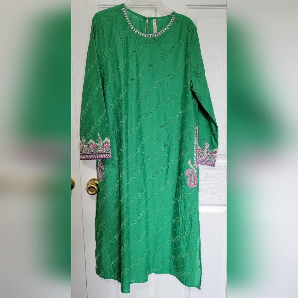 Ethnic Women Embroidery Kurta
